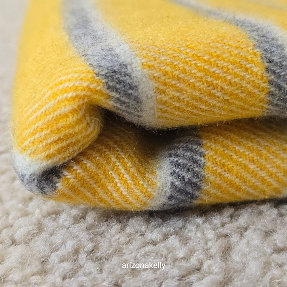 NWT McNutt Lambswool Scarf Donegal Ireland Yellow & Grey - Picture 12 of 14